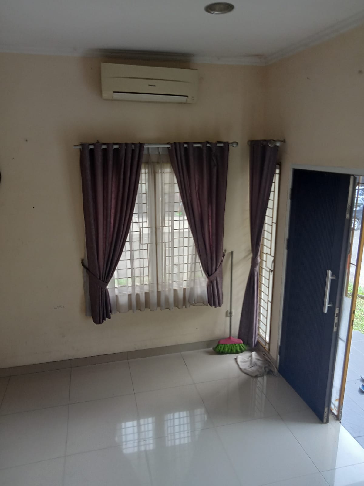 Rumah Disewakan Semi Furnished di Simpruk Sriwijaya Lippo Cikarang